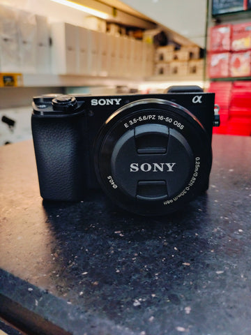 Sony A6100 with 16-50 4979888-0259563